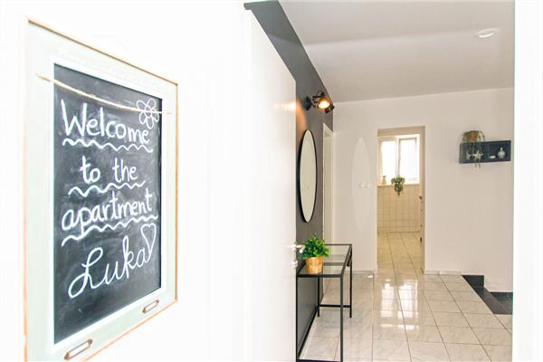 Kuća K1, za 8 osoba/e