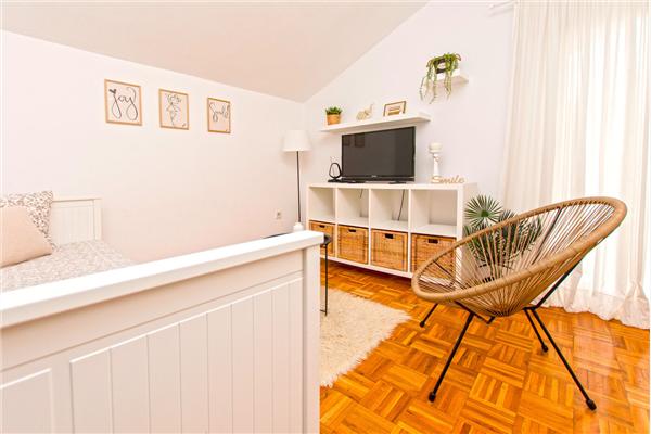 Kuća K1, za 8 osoba/e