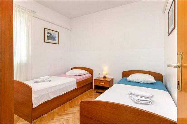 Apartment A1, for 5 persons