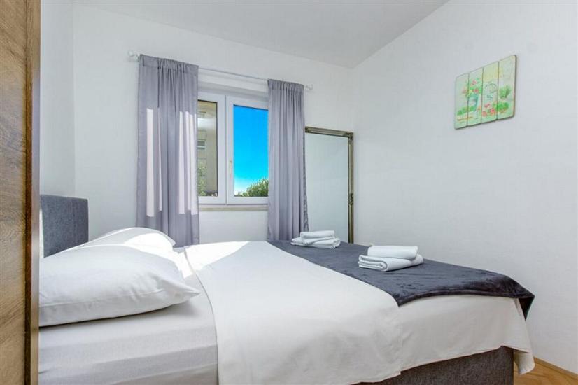 Apartment A1, for 5 persons