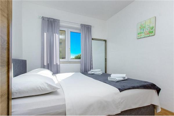 Apartment A1, for 5 persons