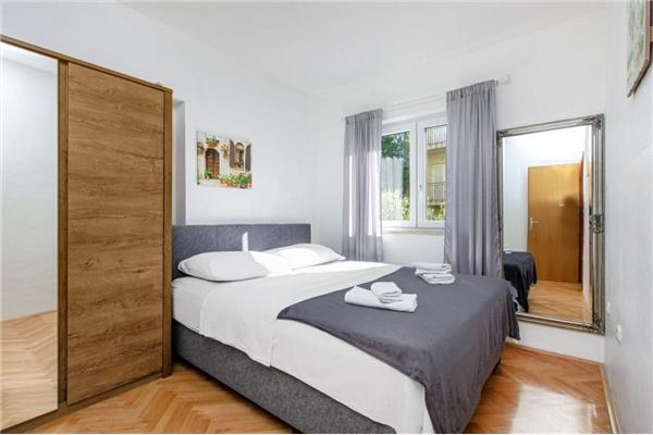 Apartment A1, for 5 persons