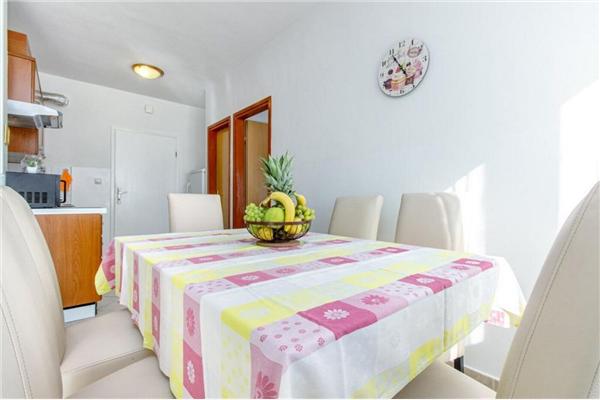 Apartment A1, for 5 persons