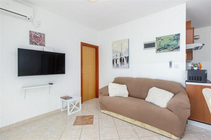 Apartment A1, for 5 persons