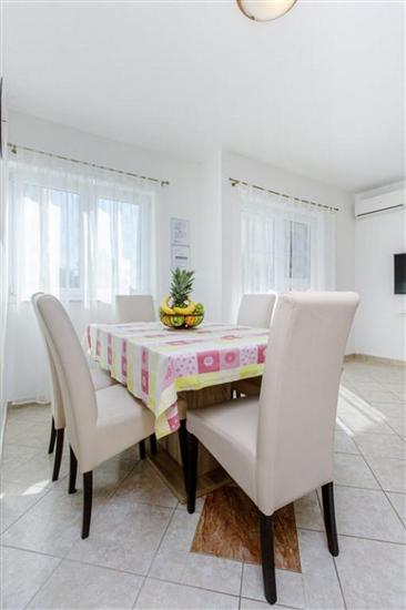 Apartment A1, for 5 persons