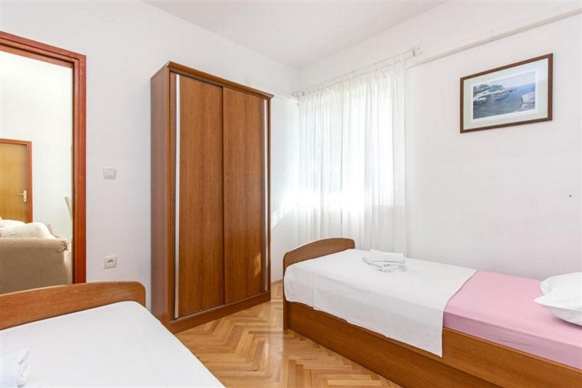 Apartment A1, for 5 persons