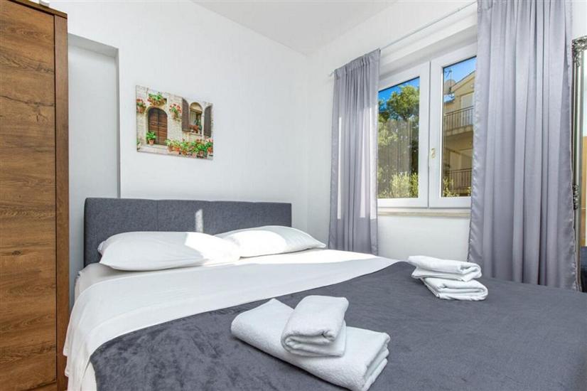 Apartment A1, for 5 persons