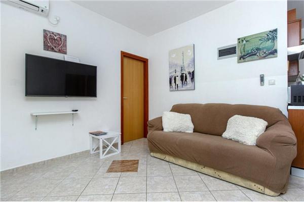 Apartment A1, for 5 persons
