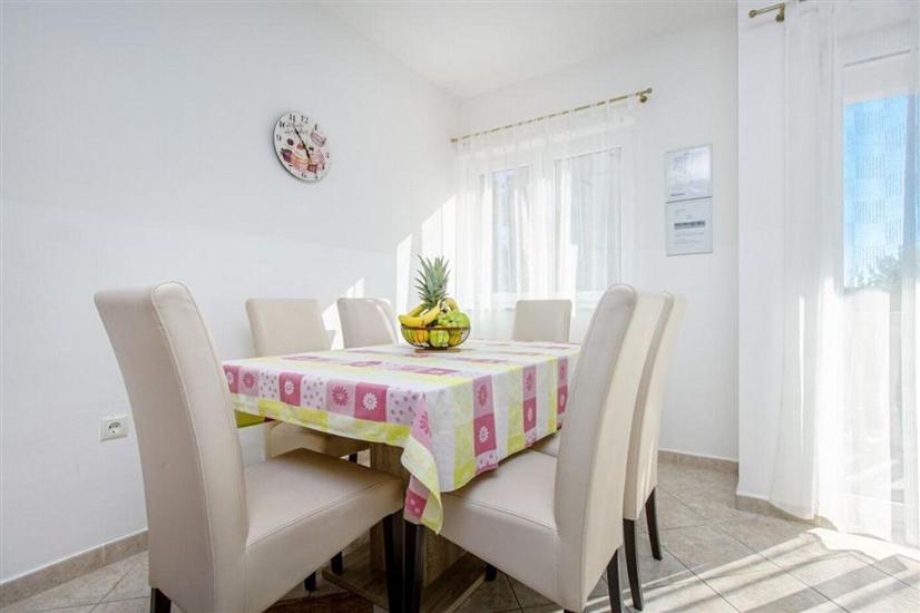 Apartment A1, for 5 persons