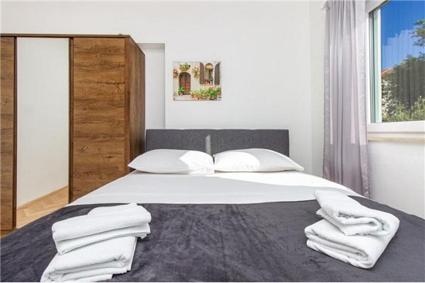 Apartment A1, for 5 persons