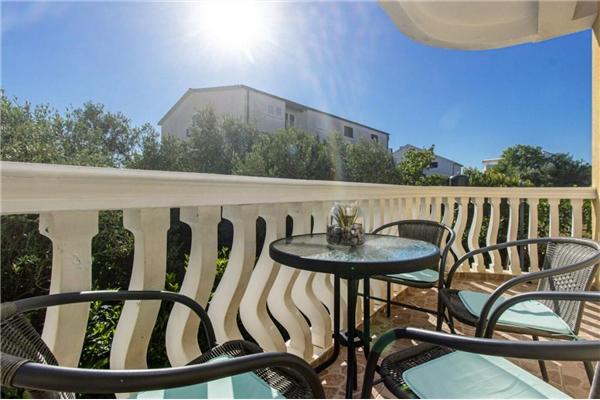 Apartment A1, for 5 persons