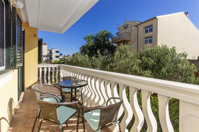 Apartment A1, for 5 persons