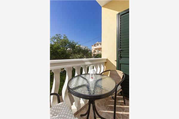 Apartment A2, for 5 persons