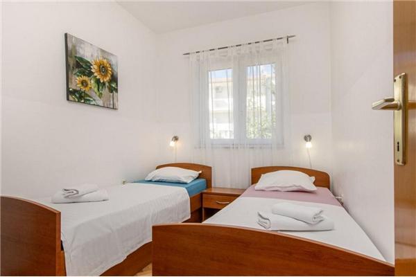 Apartment A2, for 5 persons