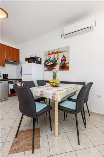 Apartment A2, for 5 persons