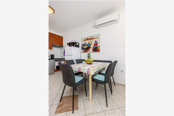 Apartment A2, for 5 persons