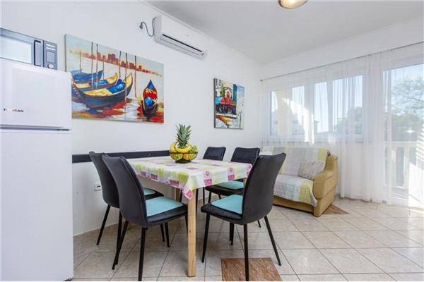 Apartment A2, for 5 persons