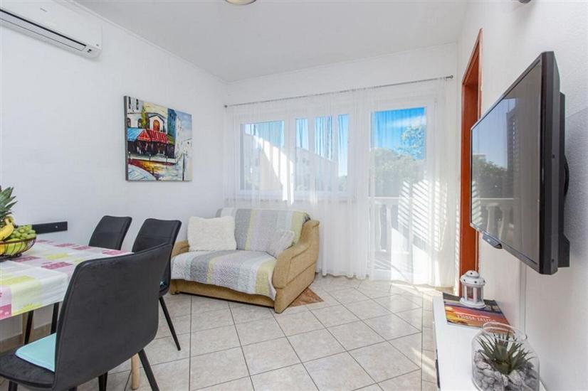 Apartment A2, for 5 persons