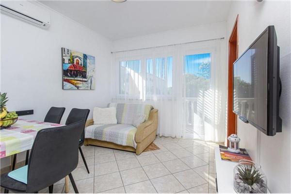 Apartment A2, for 5 persons