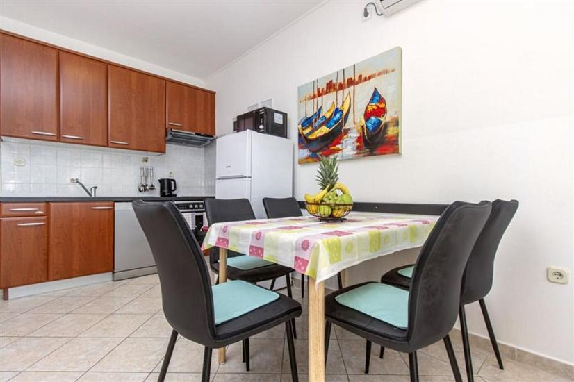 Apartment A2, for 5 persons