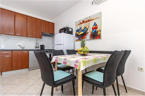 Apartment A2, for 5 persons