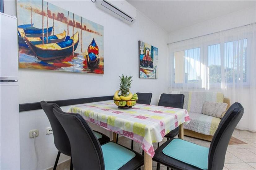 Apartment A2, for 5 persons