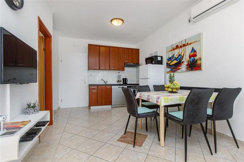 Apartment A2, for 5 persons