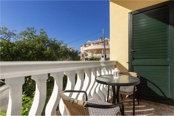 Apartment A2, for 5 persons