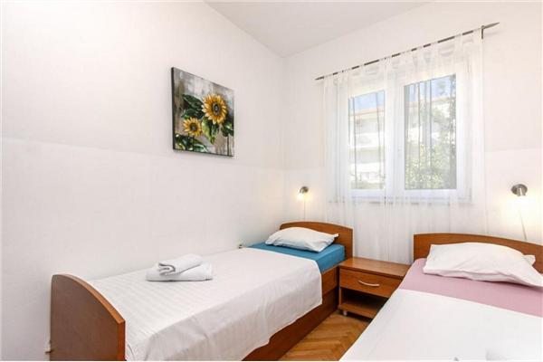 Apartment A2, for 5 persons