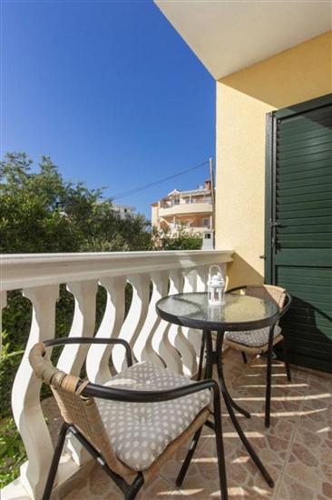 Apartment A2, for 5 persons