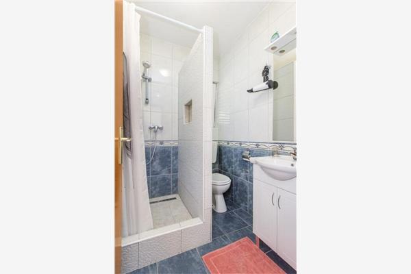 Apartment A2, for 5 persons