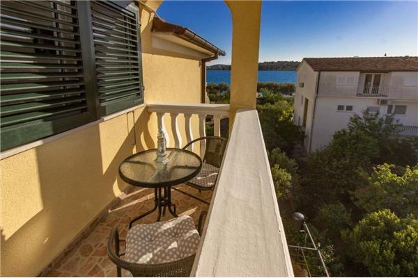 Apartment A3, for 5 persons