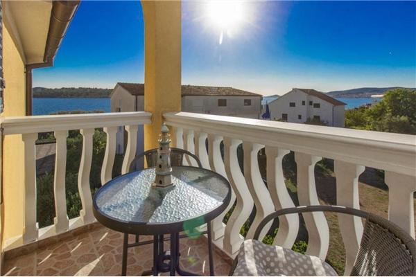 Apartment A3, for 5 persons