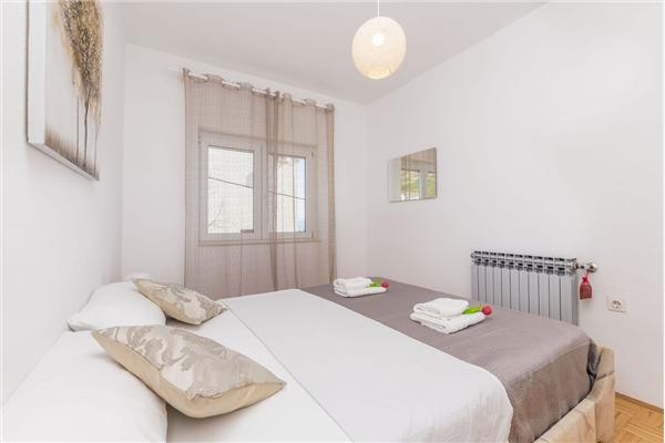 Apartment A1, for 6 persons