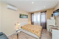 Room S1, for 4 persons