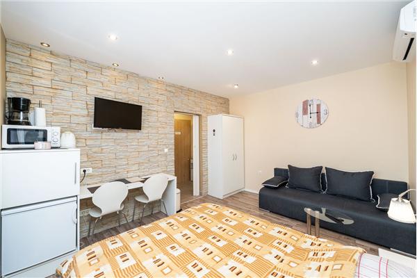 Room S1, for 4 persons