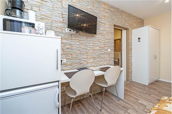 Room S1, for 4 persons