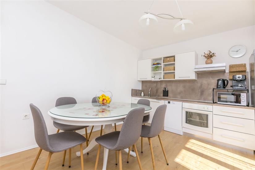 Apartment A1, for 6 persons