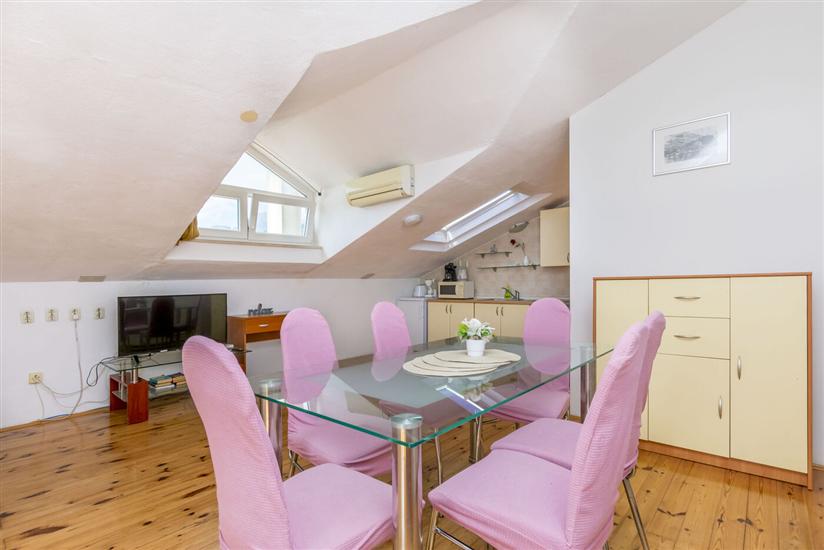 Ferienwohnung A8, für 5 Personen