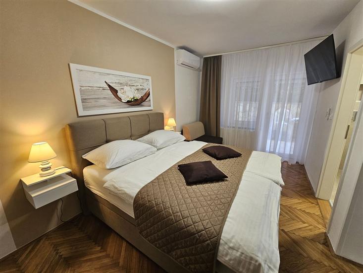 Apartment A1, for 6 persons