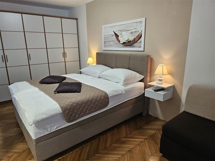 Apartment A1, for 6 persons