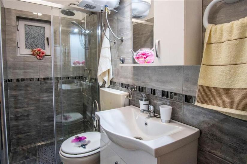 Apartment A1, for 6 persons