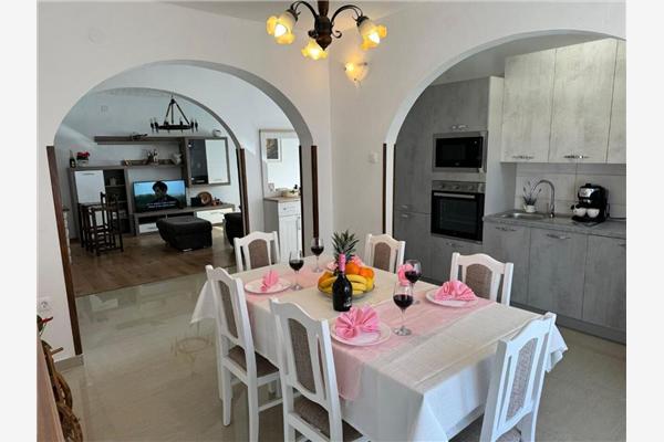 Apartment A1, for 6 persons