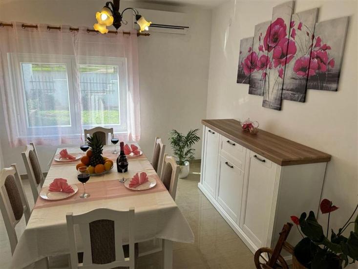 Apartment A1, for 6 persons