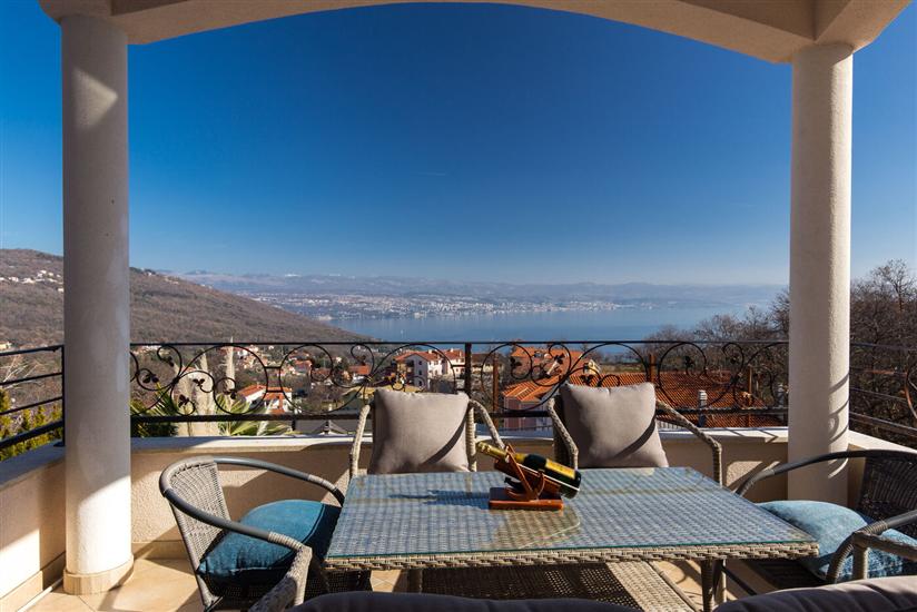 Apartment A1, for 8 persons