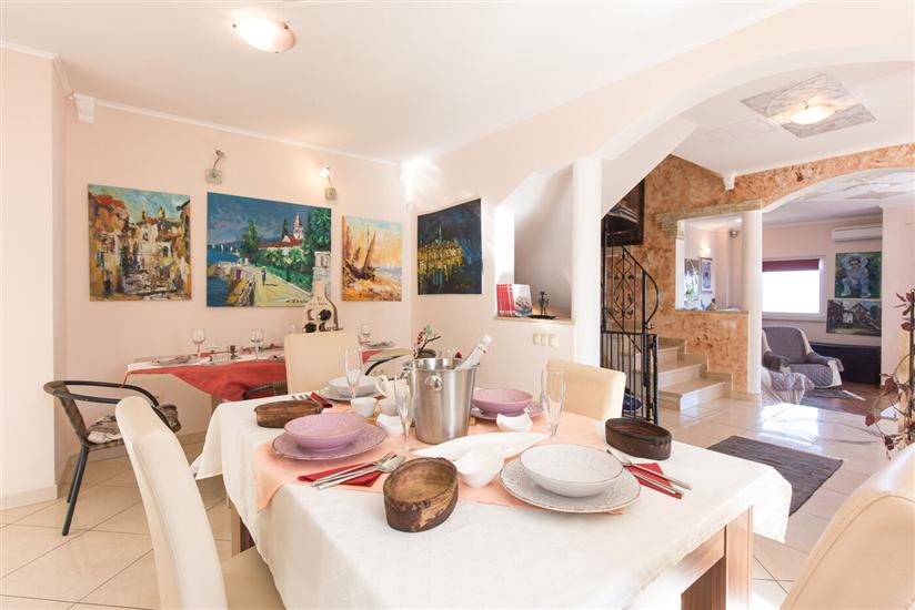 Apartment A1, for 8 persons