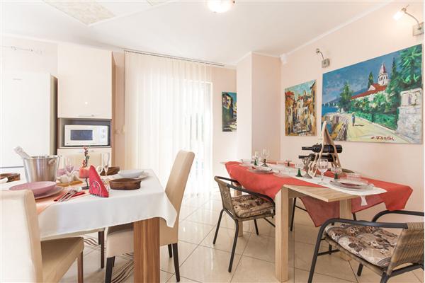 Apartment A1, for 8 persons
