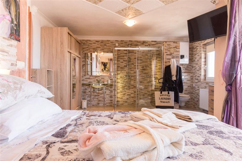 Apartment A1, for 8 persons