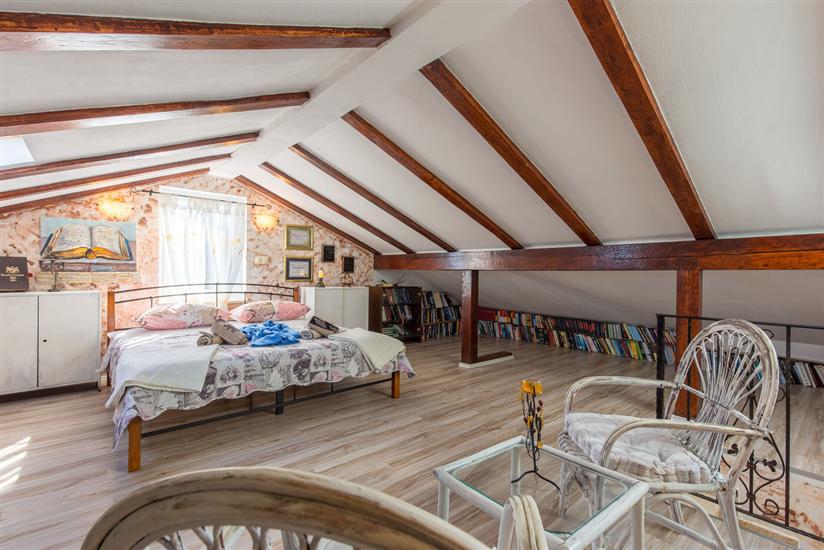 Apartment A1, for 8 persons