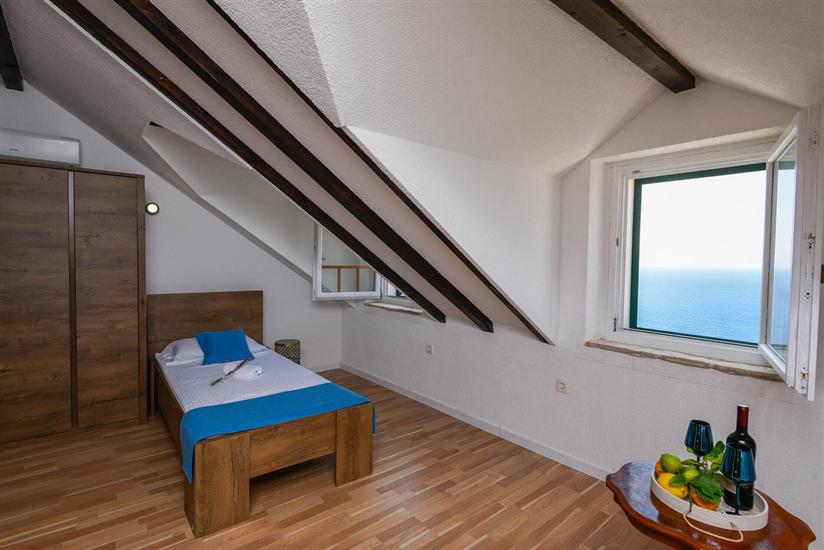 House K1, for 8 persons